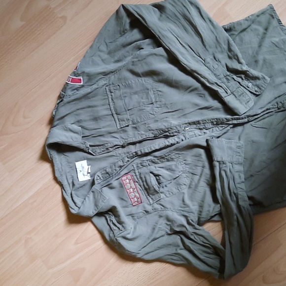 American Eagle sage green shirt - Picture 2 of 5